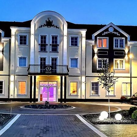 Hotel Sevilla Gold Leczeszyce Экстерьер фото
