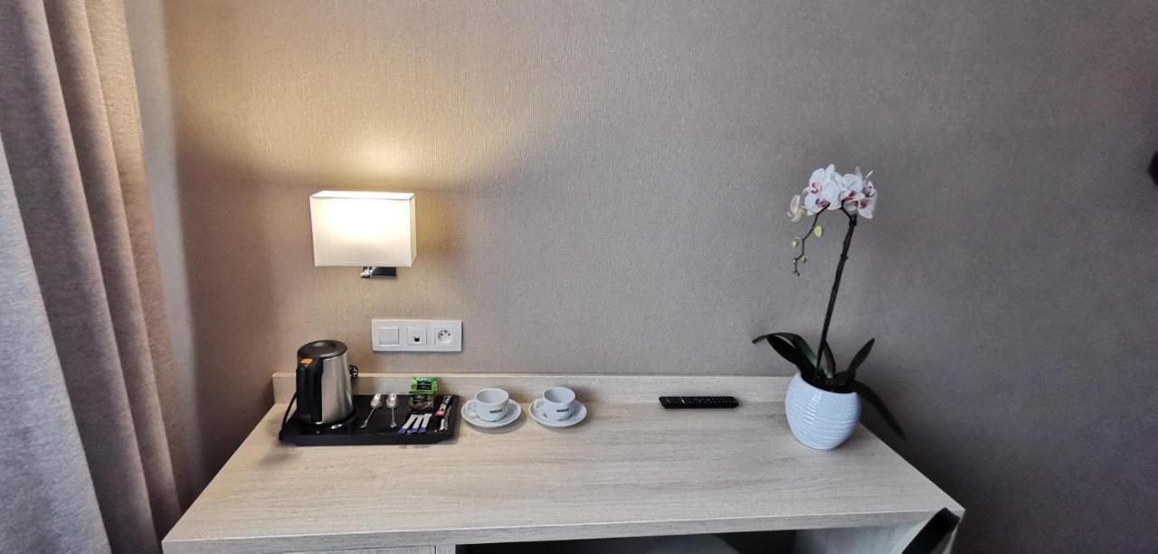 Hotel Sevilla Gold Leczeszyce Экстерьер фото