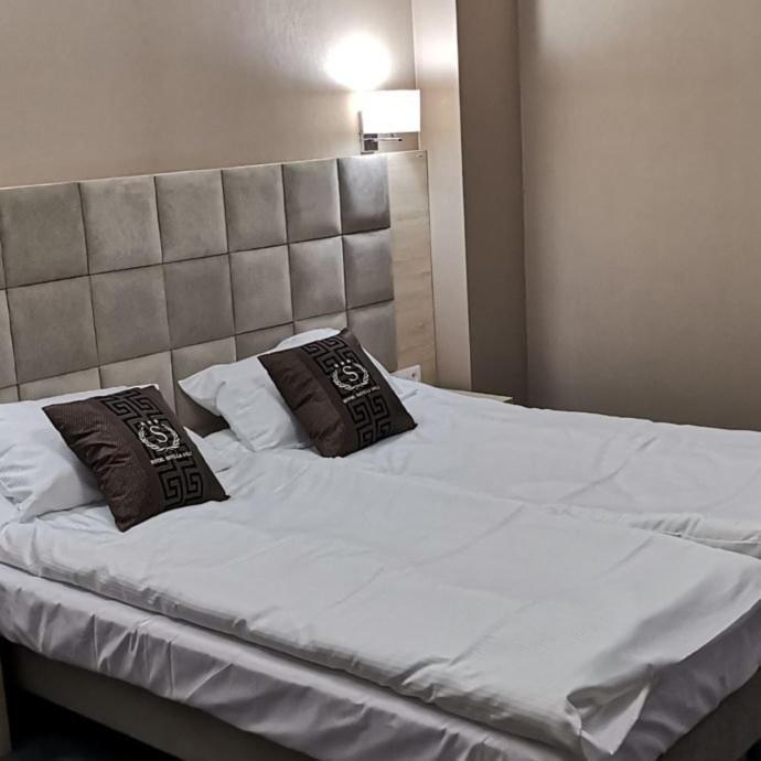 Hotel Sevilla Gold Leczeszyce Экстерьер фото