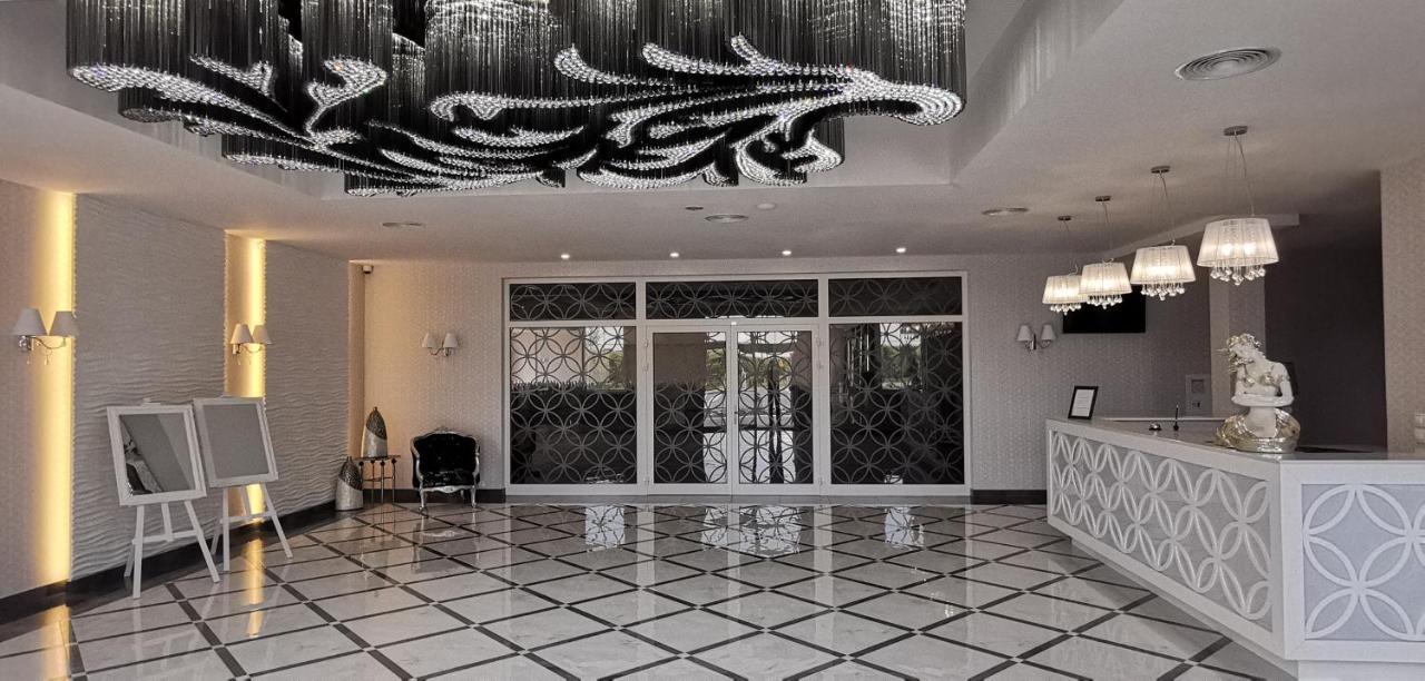 Hotel Sevilla Gold Leczeszyce Экстерьер фото